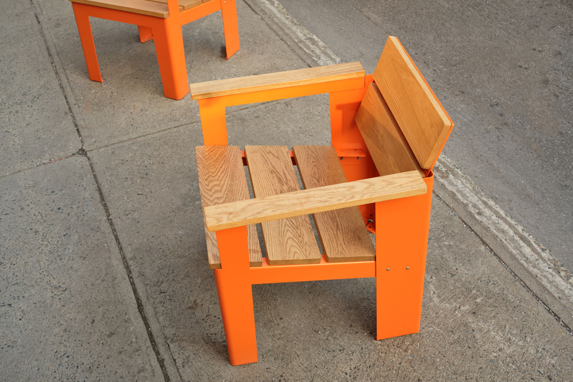 Chaises oranges - Montreal - 2020