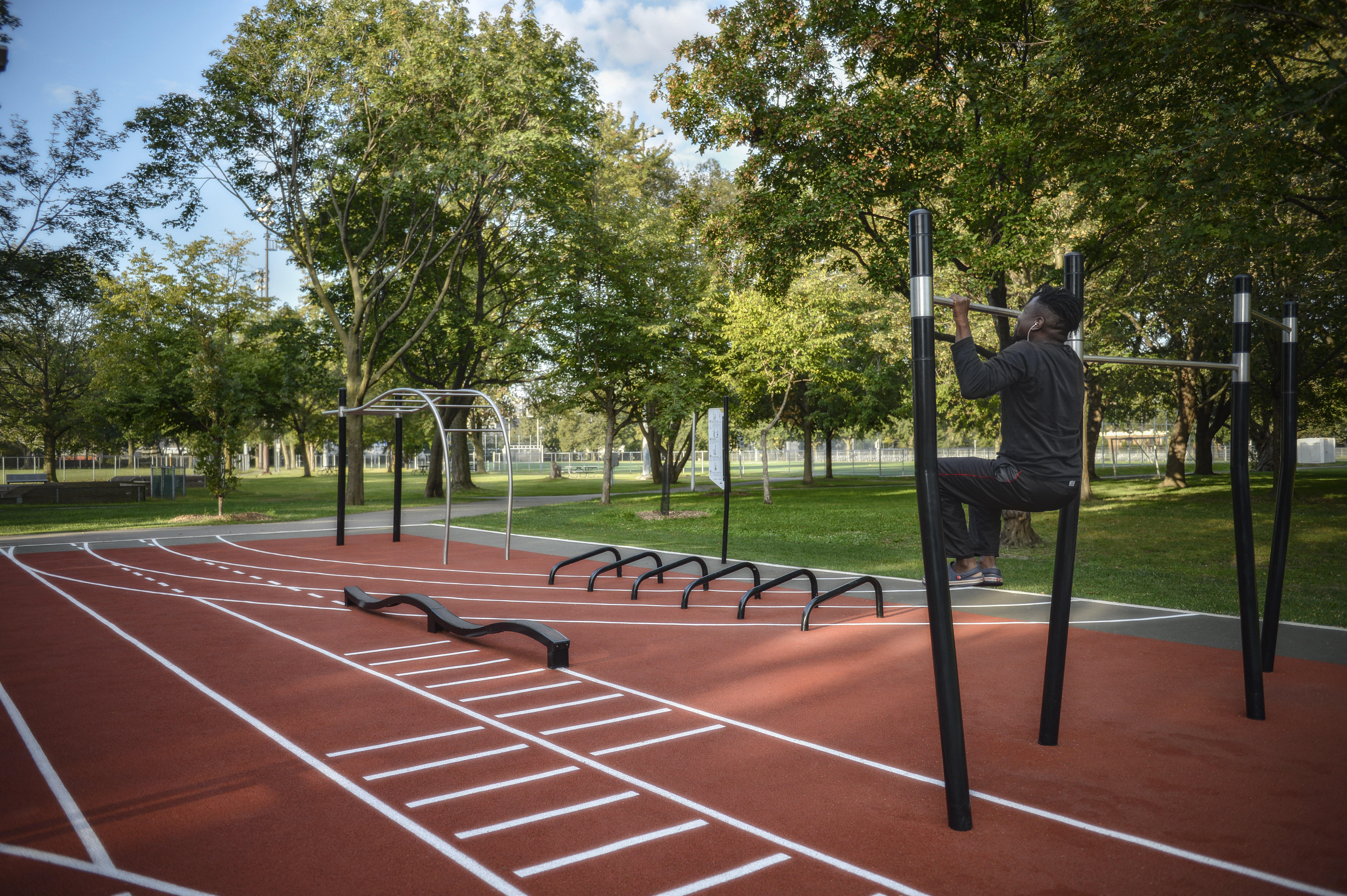 Trekfit training circuit at Henri-Julien park, by Signature Design Communication, Ahuntsic-Cartierville borough