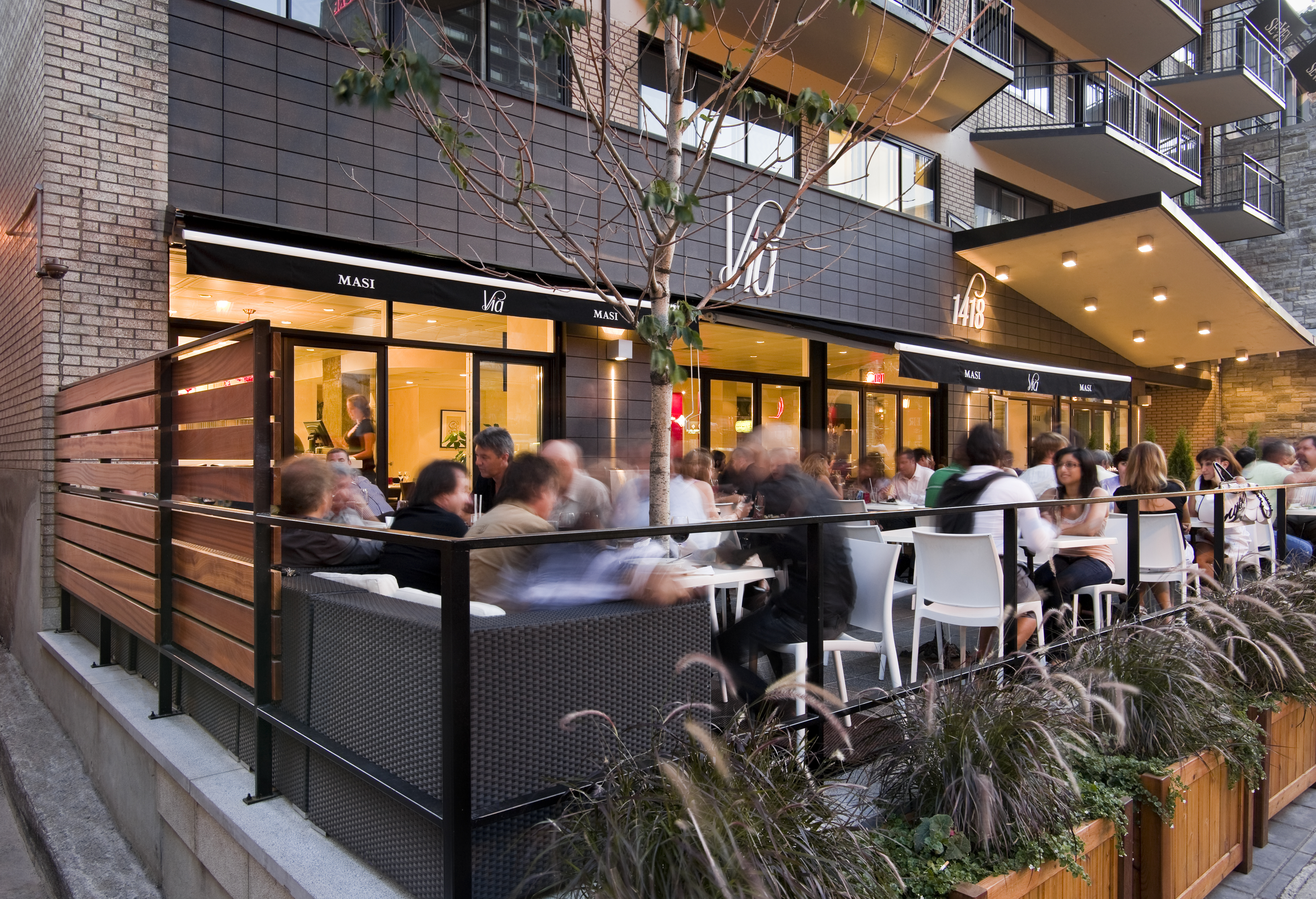 Façade Renovation, Café Via Crescent, Montréal, 2008