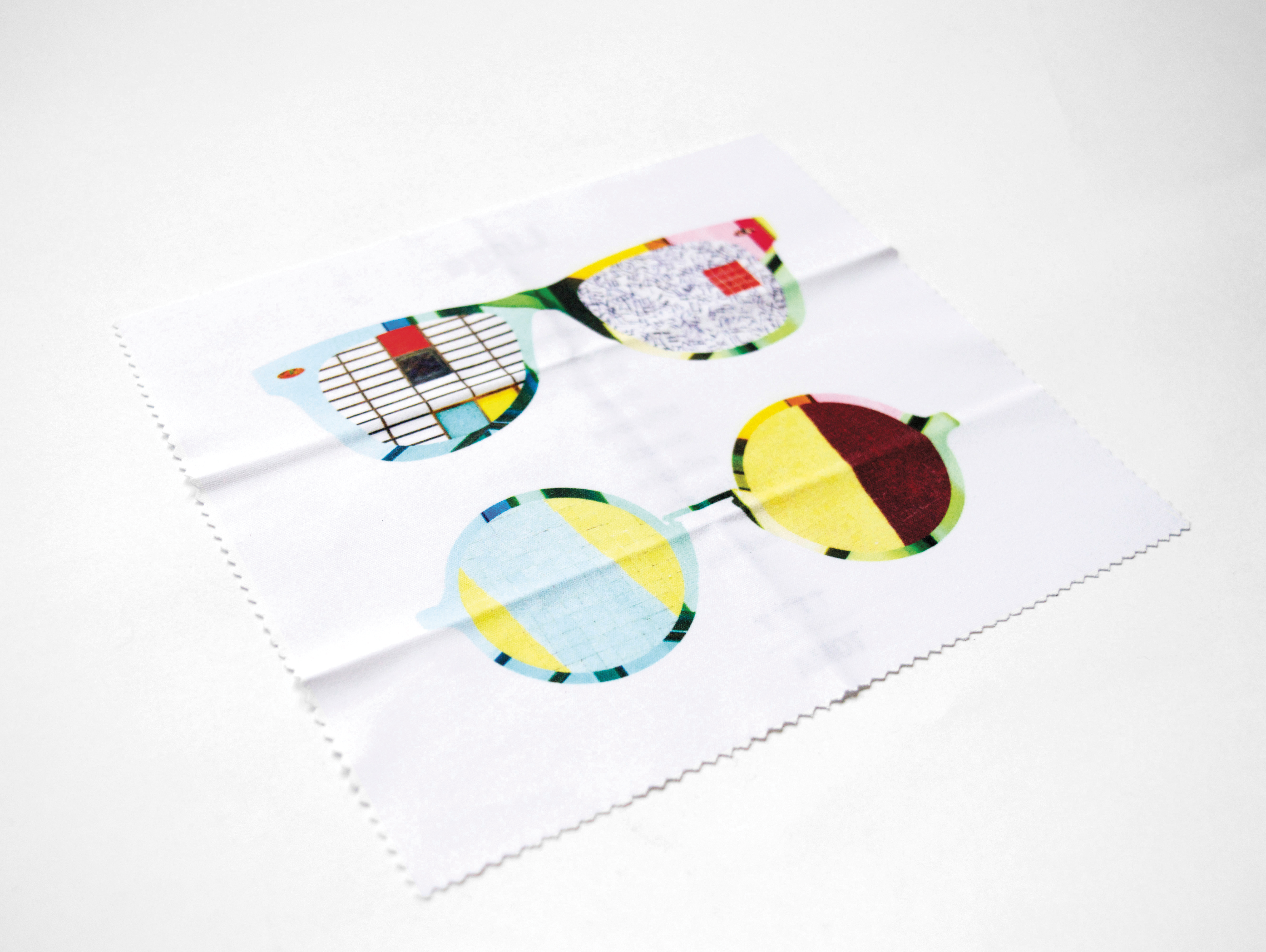 B Eyeglass Cleaning Cloth