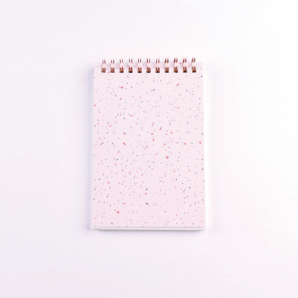 Confettis roses Reporter-Style Notebook