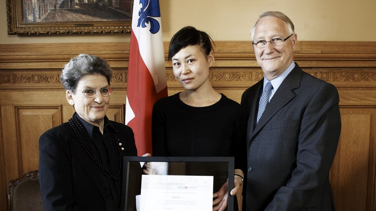 Cérémonie de remise officielle de la bourse Phyllis-Lambert Design Montréal, 27 mai 2009 : Phyllis Lambert, Ying Gao, lauréate 2009, et maire de Montréal, Gérald Tremblay