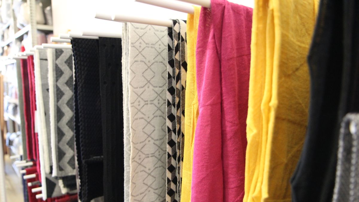  scarves and shawls STRING THEORY