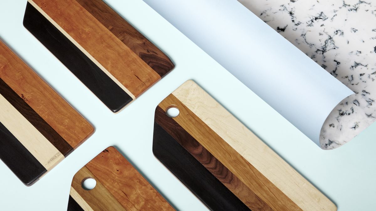 Service board in mixt wood, Montreal, 2016