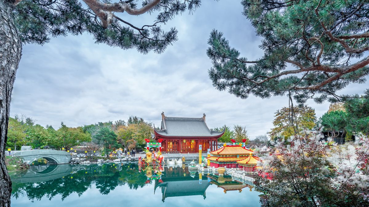 Chinese Garden Pavilion restoration, Botanical Garden, Montreal, 2016