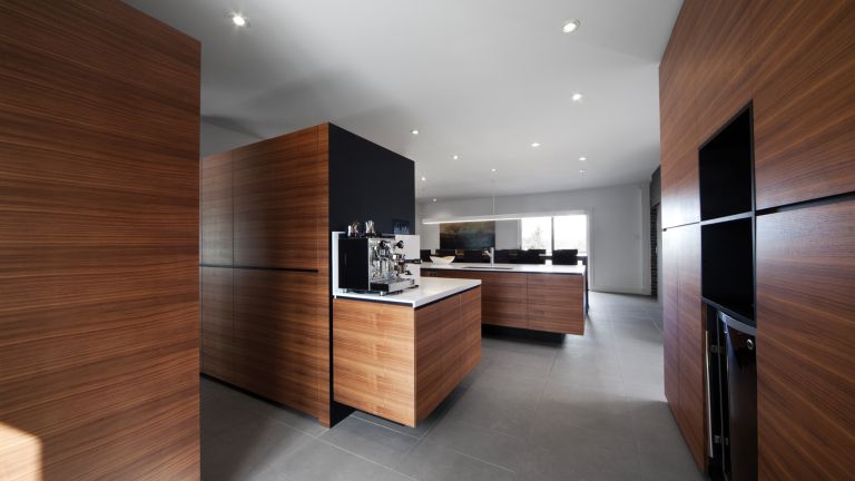 Pointe-Claire Residence