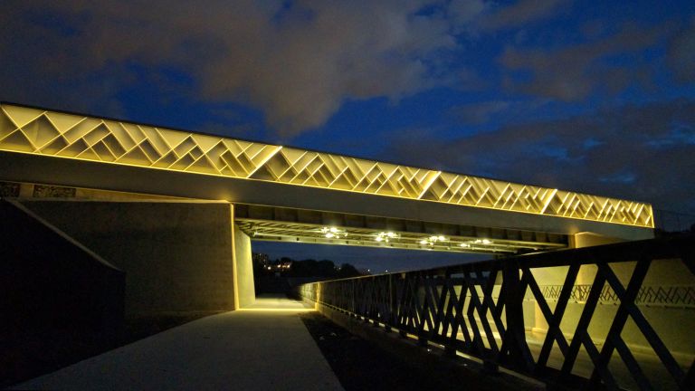 Pont ferroviaire, Campus MIL, Université de Montréal 