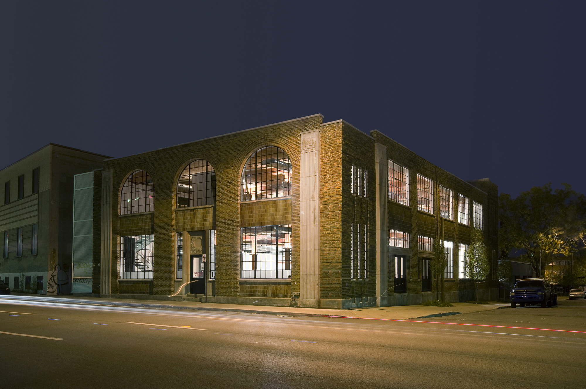 Parisian Laundry Art Gallery, Montréal, 2005