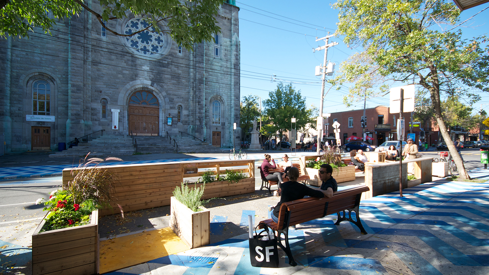 Place de Castelnau, Montréal, 2015 