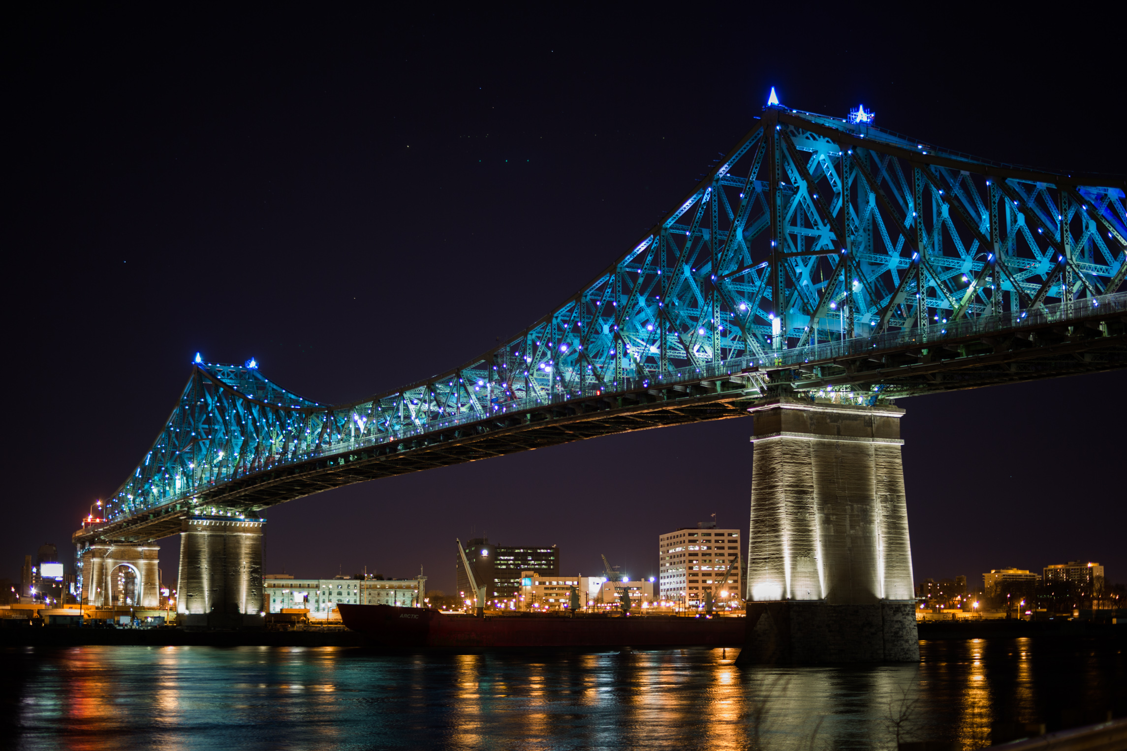 Lighting of the Jacques Cartier Bridge, Montréal, 2017