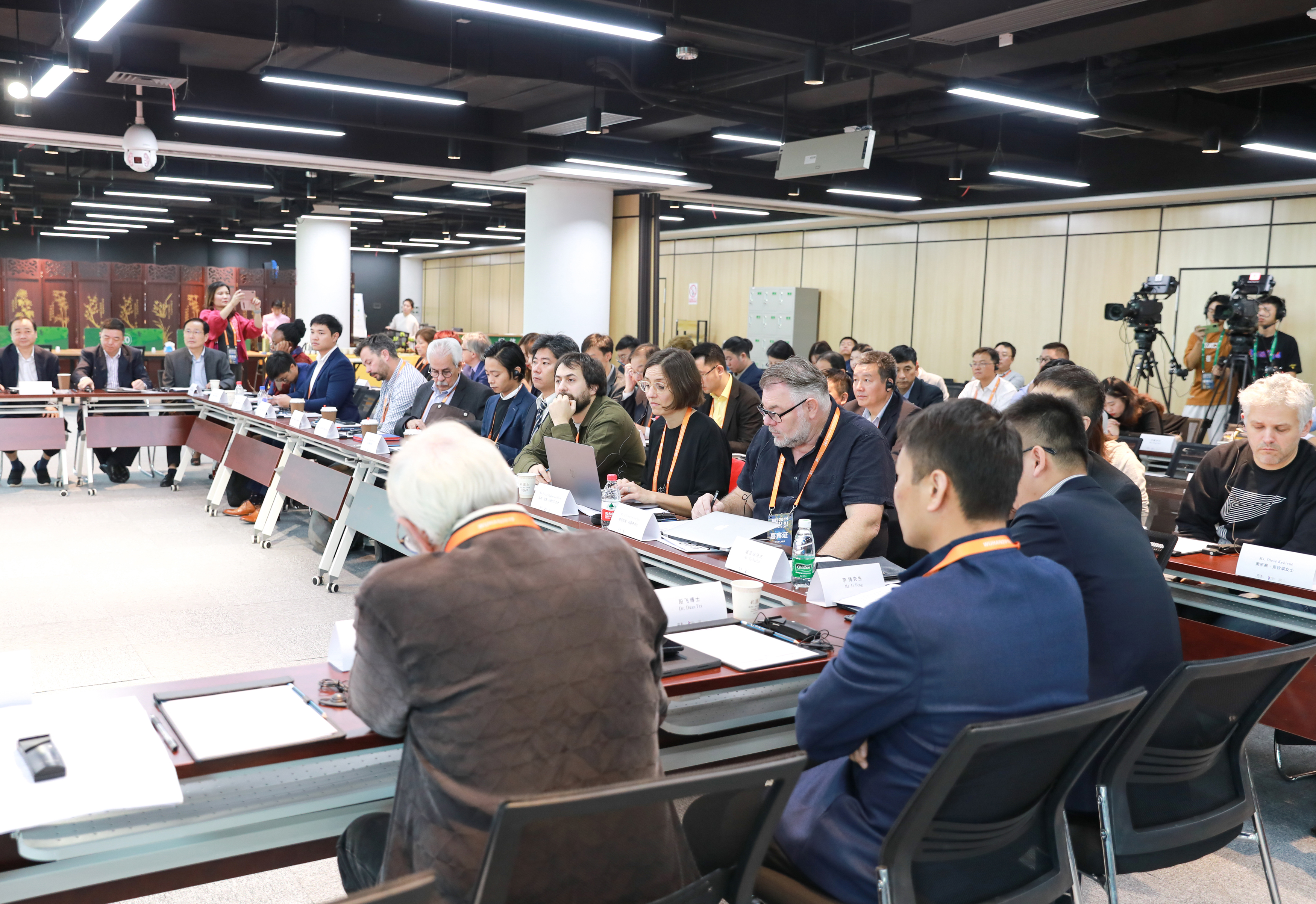 Delegates and observers at the Third Wuhan Creative Cities Roundtable