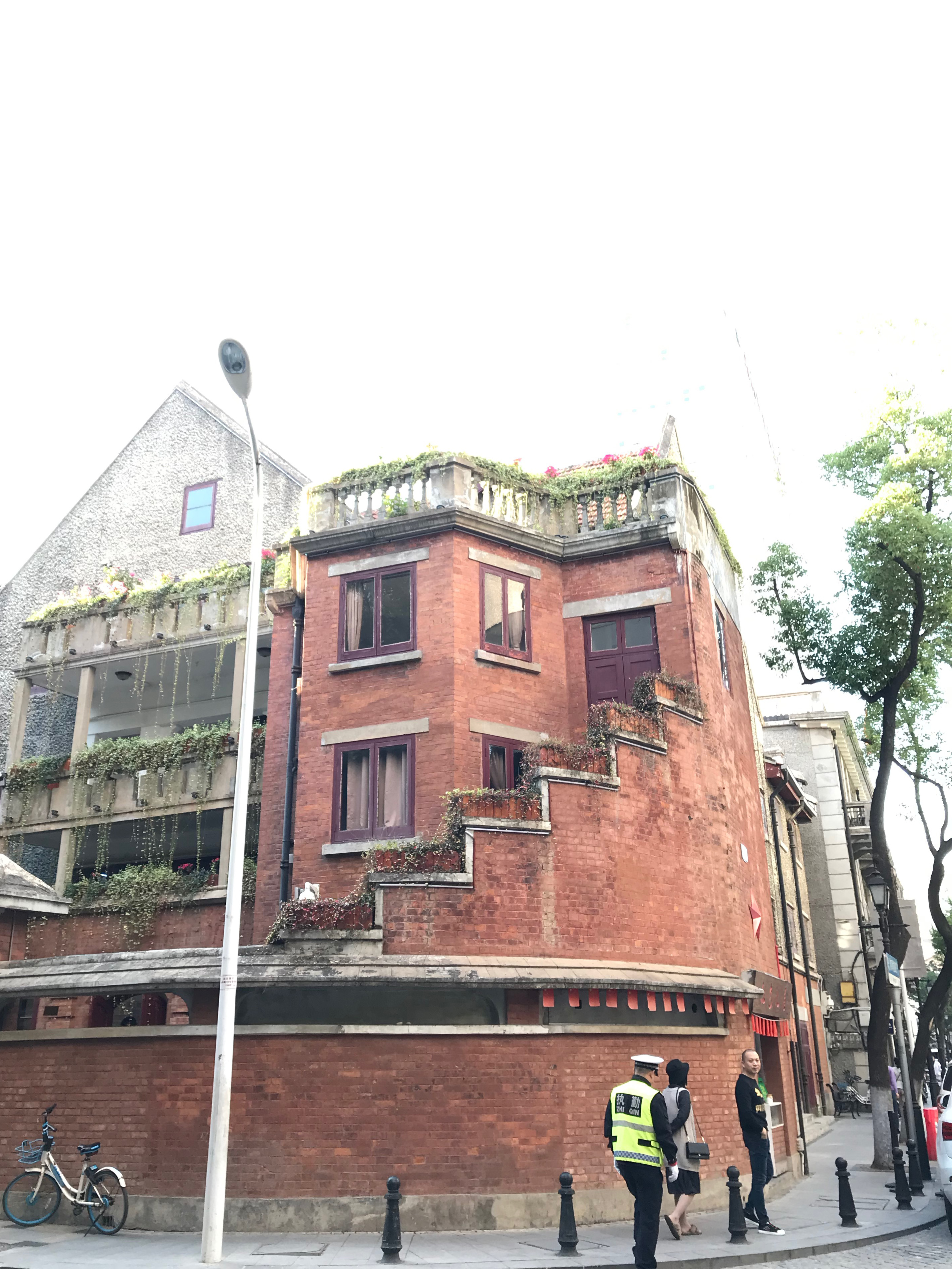 A historian gives a guided tour of Lihuangpi Road and adjacent streets: Corner Building