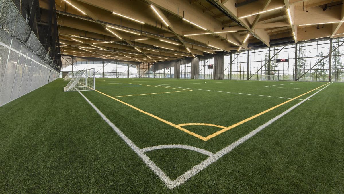 Stade de soccer au complexe environnemental Saint-Michel