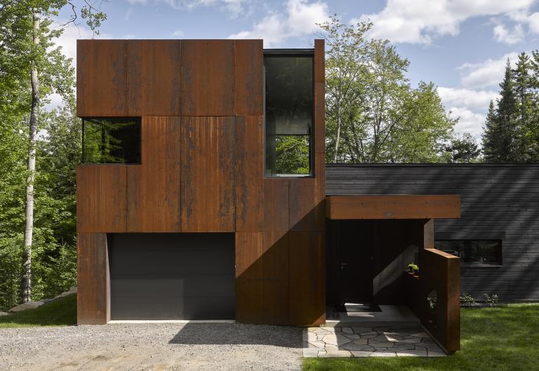 House on Lac Charlebois, Sainte-Marguerite-du-Lac-Masson, 2015